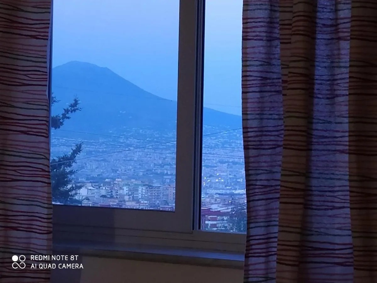 Apartment Una Nuova Luna Ai Camaldoli Naples